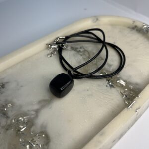 Colar com Pedra Turmalina Preta