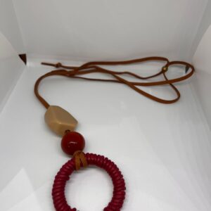 Cordao Com Pingente Redondo Magenta