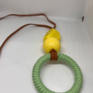 Cordao Com Pingente Redondo Verde com Pedra Amarela