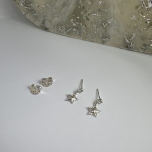 Brinco Estrela Pendurada com Base de Zircônia