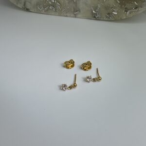 Brinco Bolinha com Pingente de Estrela em Zircônia