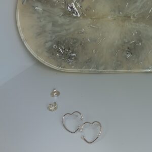 Brinco Coração Aberto com 2 Zircônias na Ponta