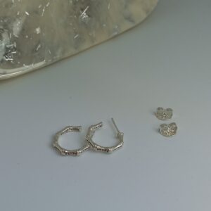 Argola Hexagonal com fio Zircônia