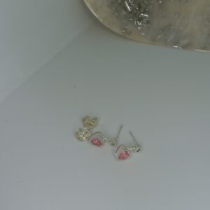 Brinco Coração Pedra Embutida e Zircônia na Base