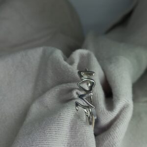 Anel Love com Detalhe em Coração tam 18