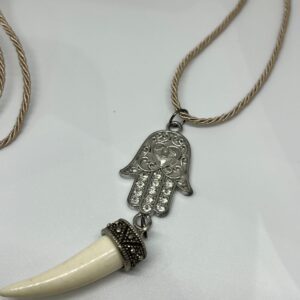 Cordão com Pingente Mão Hamsá