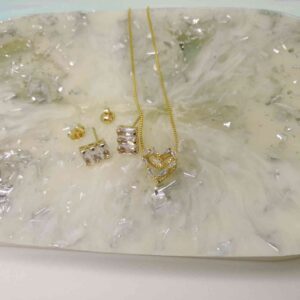 Conjunto de Coração de Zircônia e Brincos Retângulares